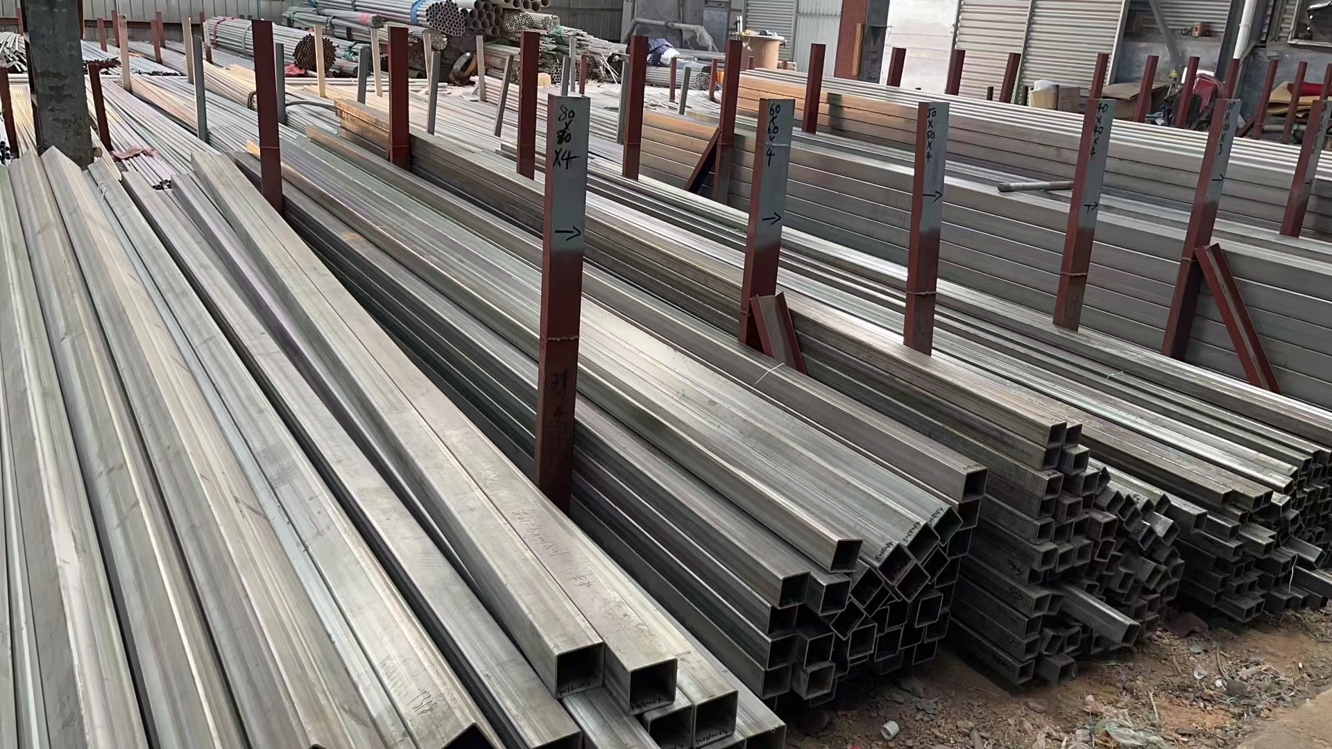 High Quality Square Stainless Steel Pipe 316 304 430 201 310s 904L Stainless Steel Tube High Quality Stainless Steel Square Tube Rectangular Tubing Size