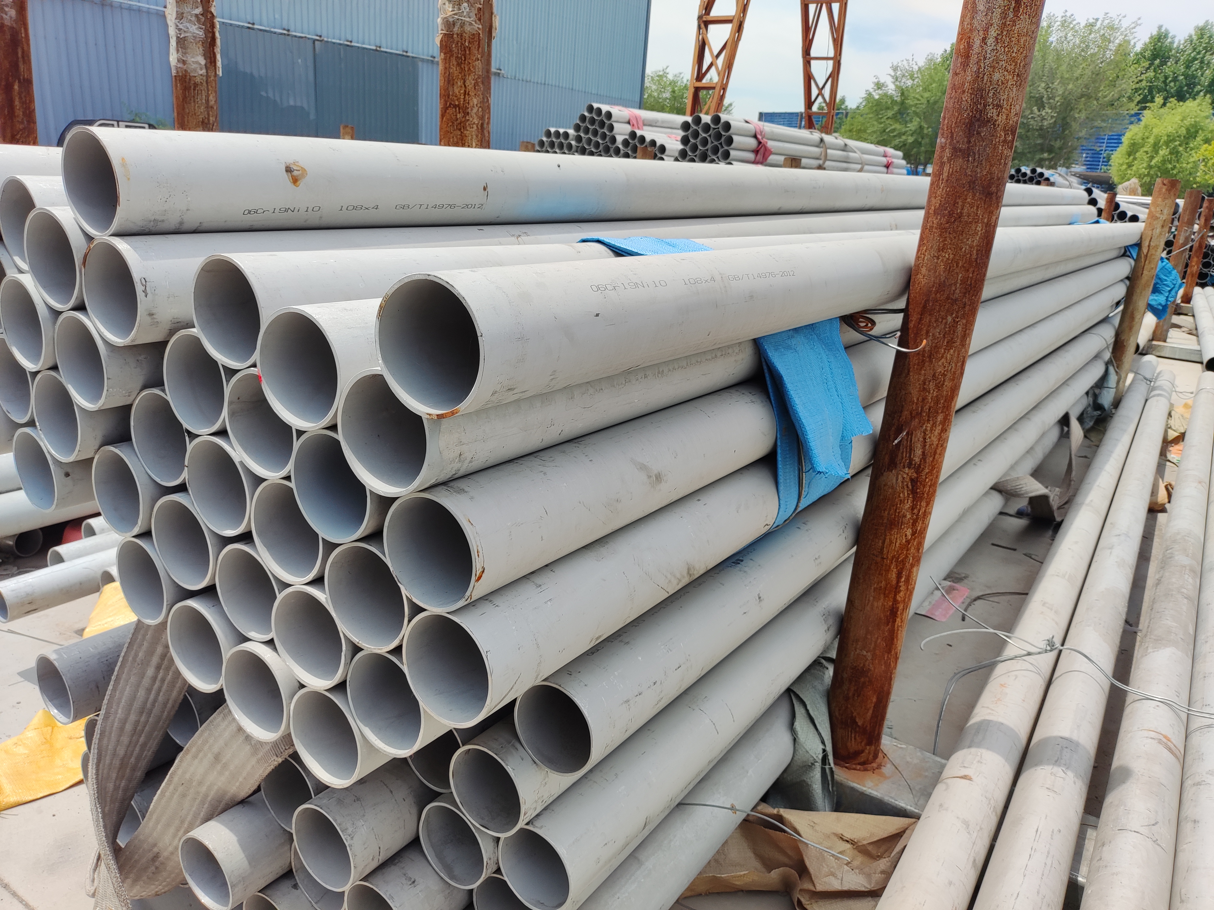 Stainless Steel Seamless Pipe Industrial Pipe 304 304L 316 316L Sanitary Seamless Tube Stainless Steel Pipe