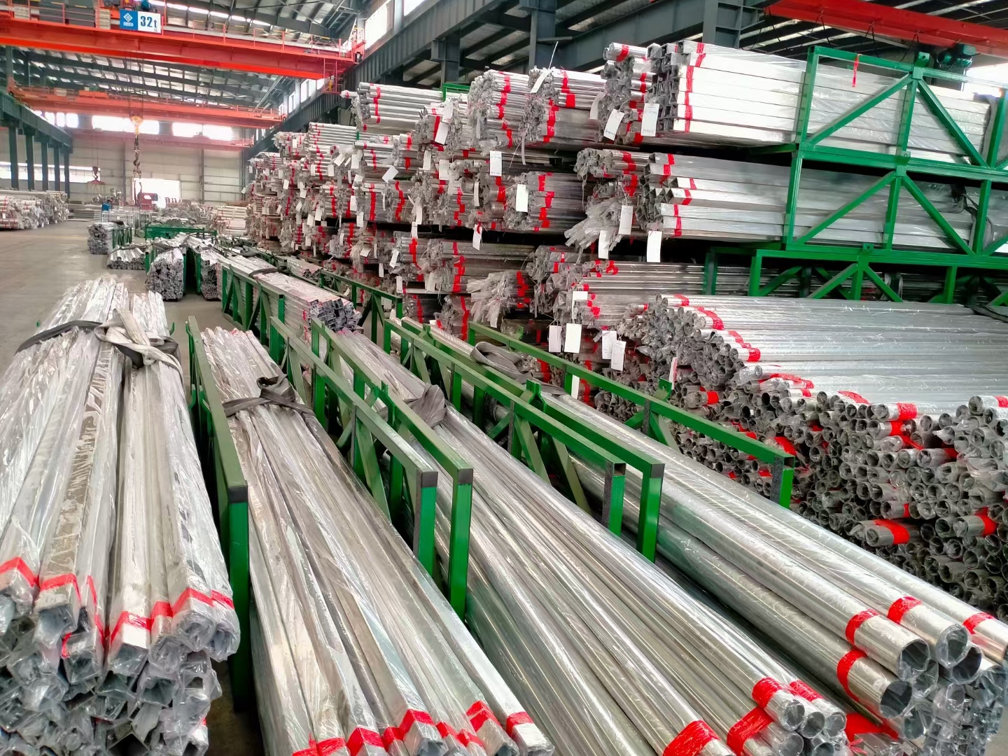 High Quality Stainless Steel Square Tube Rectangular Tubing Size 40*80 50*100 100*150 100*200 
