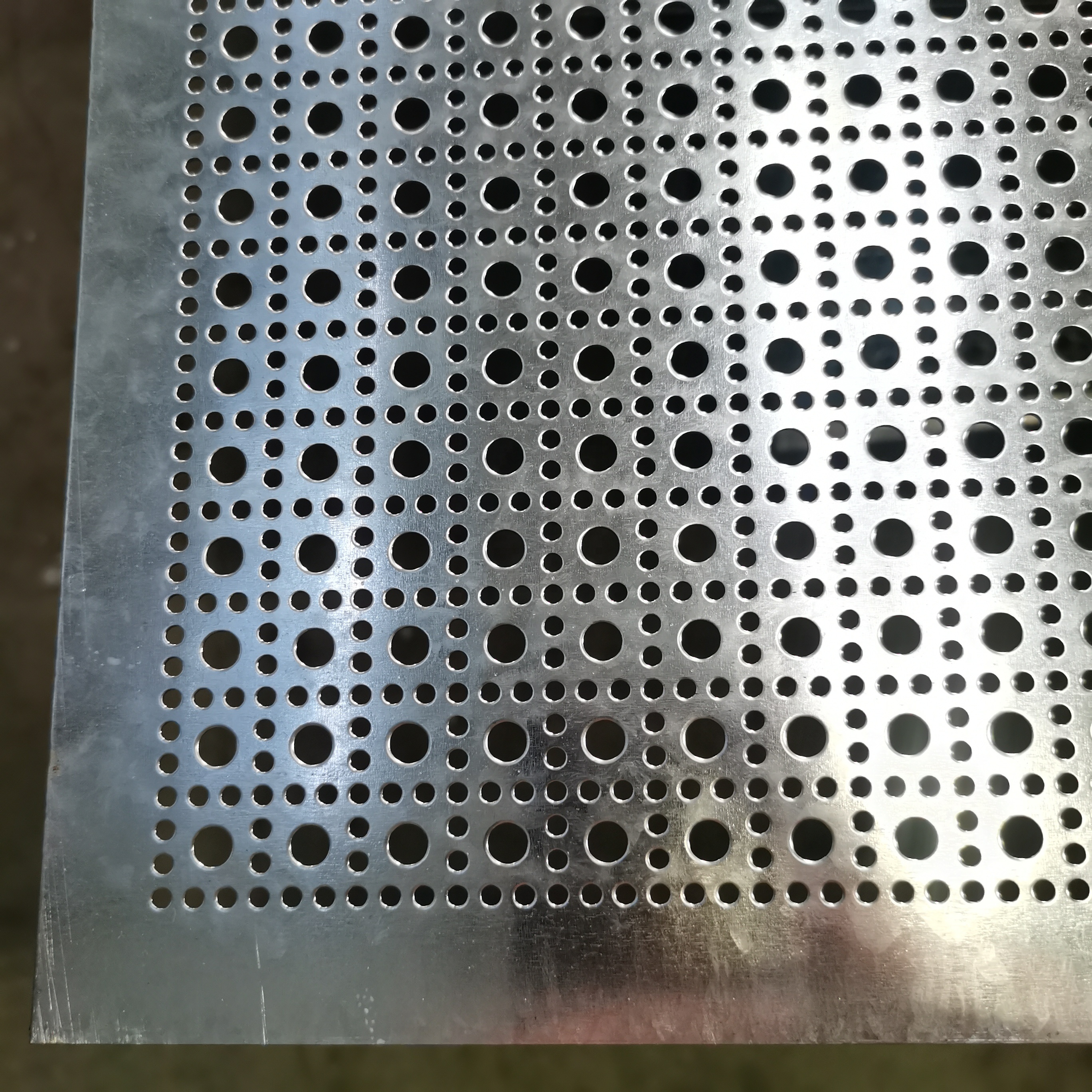 Factory Direct Sales 5Mm Hole Carbon Steel Perforated Metal Mesh Prime Quality Fast Delivery